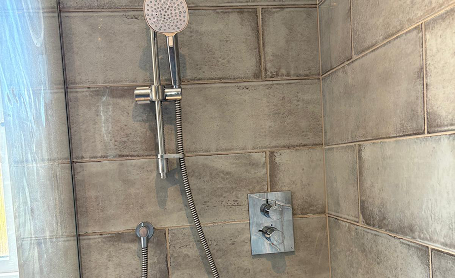 900-x-550-bathroom-lydford-2